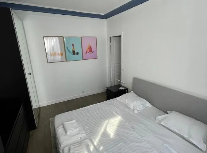 Apartment Beautiful Lincoln Paris
